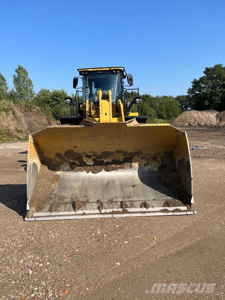 CAT 962 لوادر بعجل