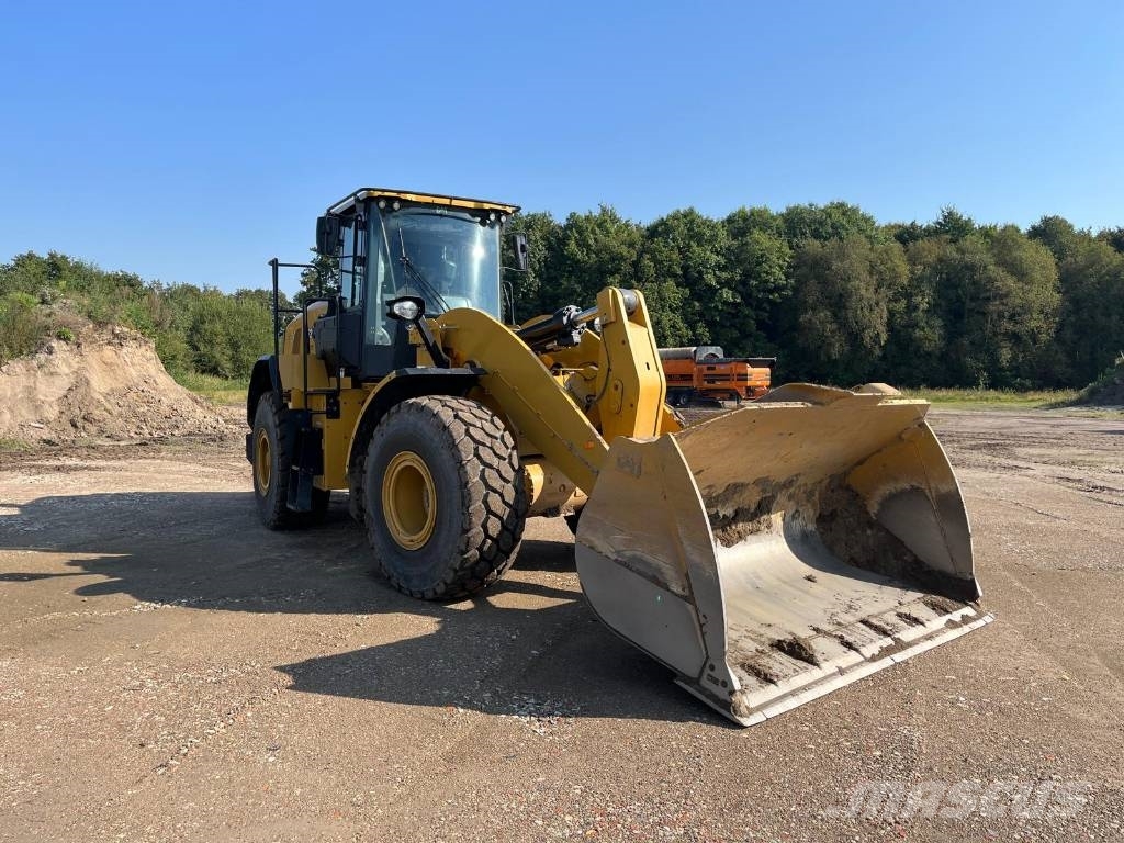 CAT 962 لوادر بعجل