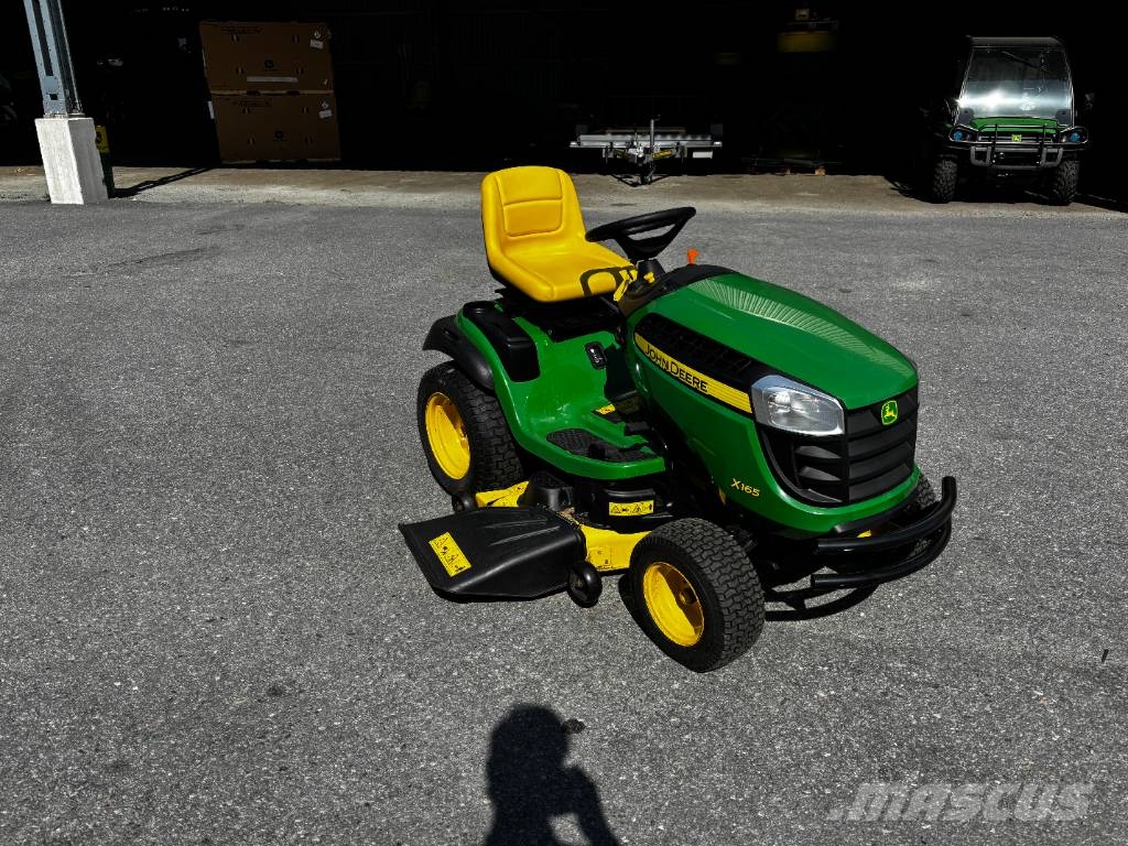 John Deere X 165 Päältäajettavat ruohonleikkurit