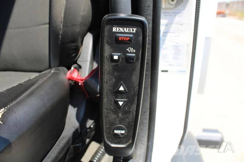 Renault D 240--002-LONAS Camiones caja cerrada