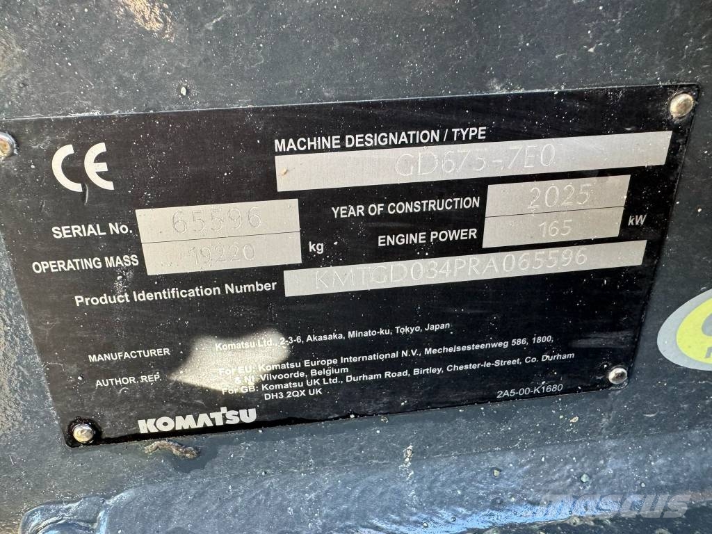 Komatsu GD 675 Graders