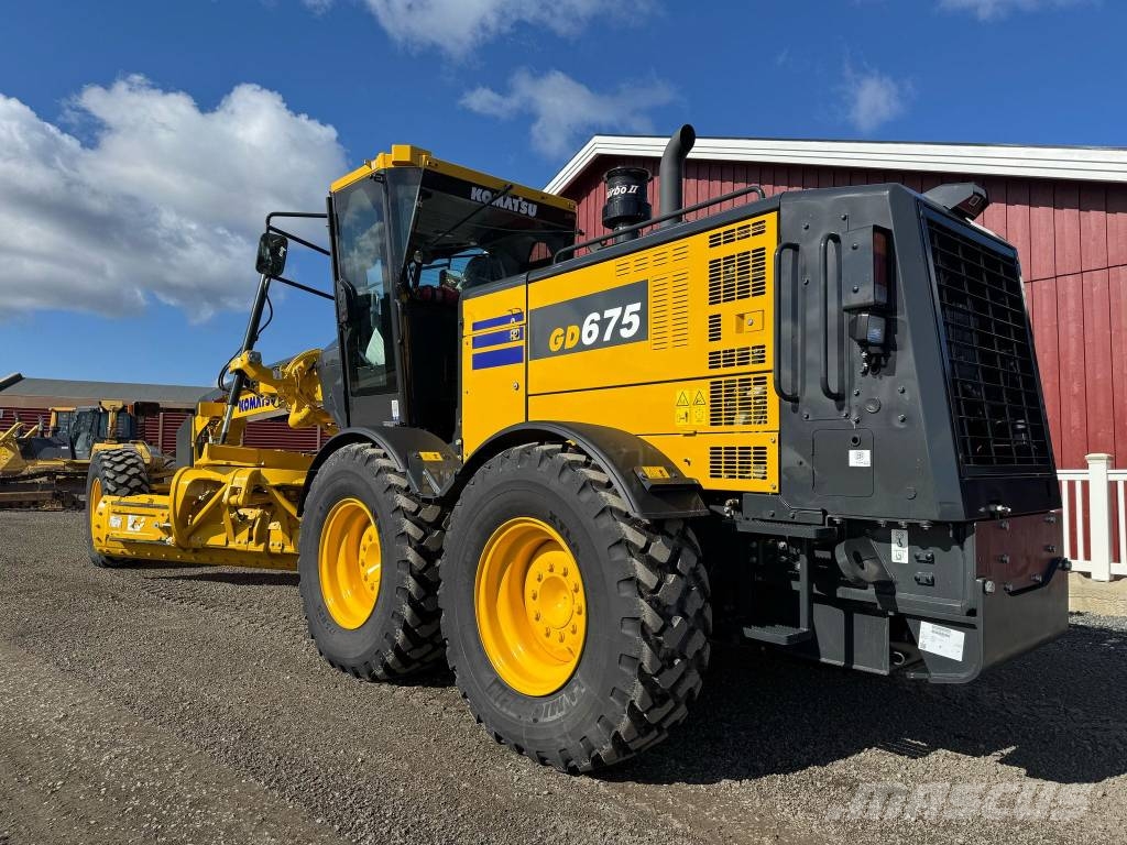 Komatsu GD 675 Graders