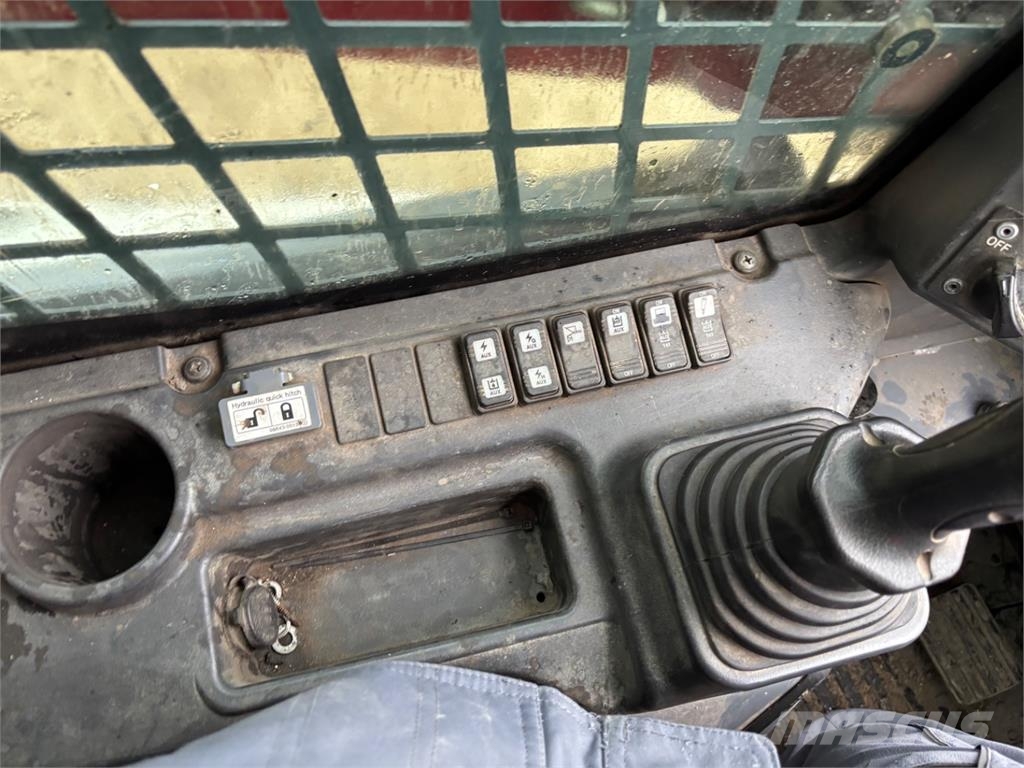 Takeuchi TL10V - 2 Κατασκευές - Άλλα