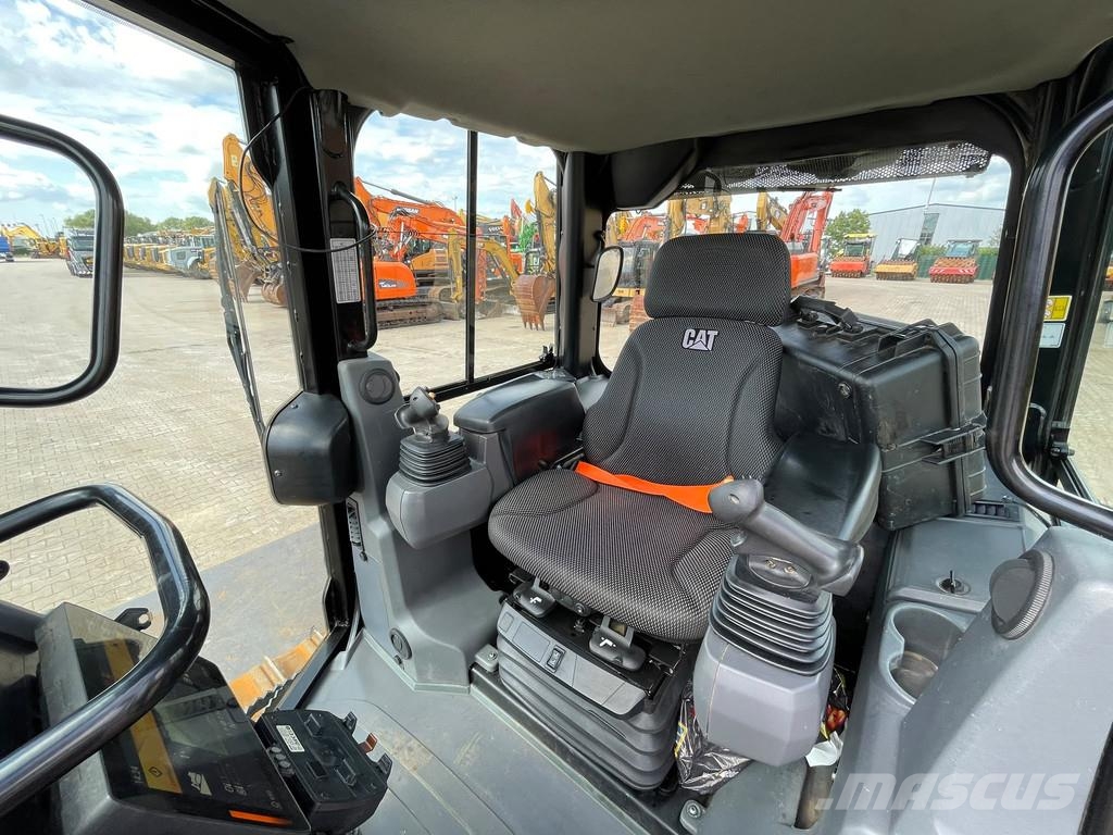 CAT D2 LGP 12A | LEICA GPS Buldozer sobre oruga