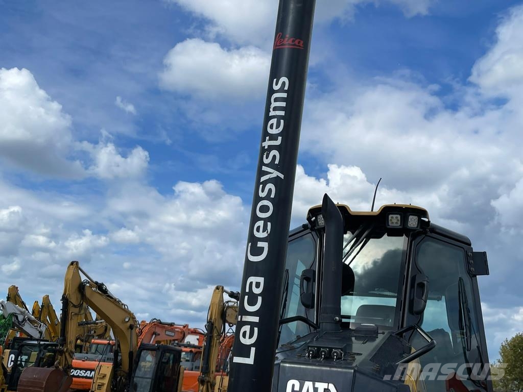 CAT D2 LGP 12A | LEICA GPS Buldozer sobre oruga