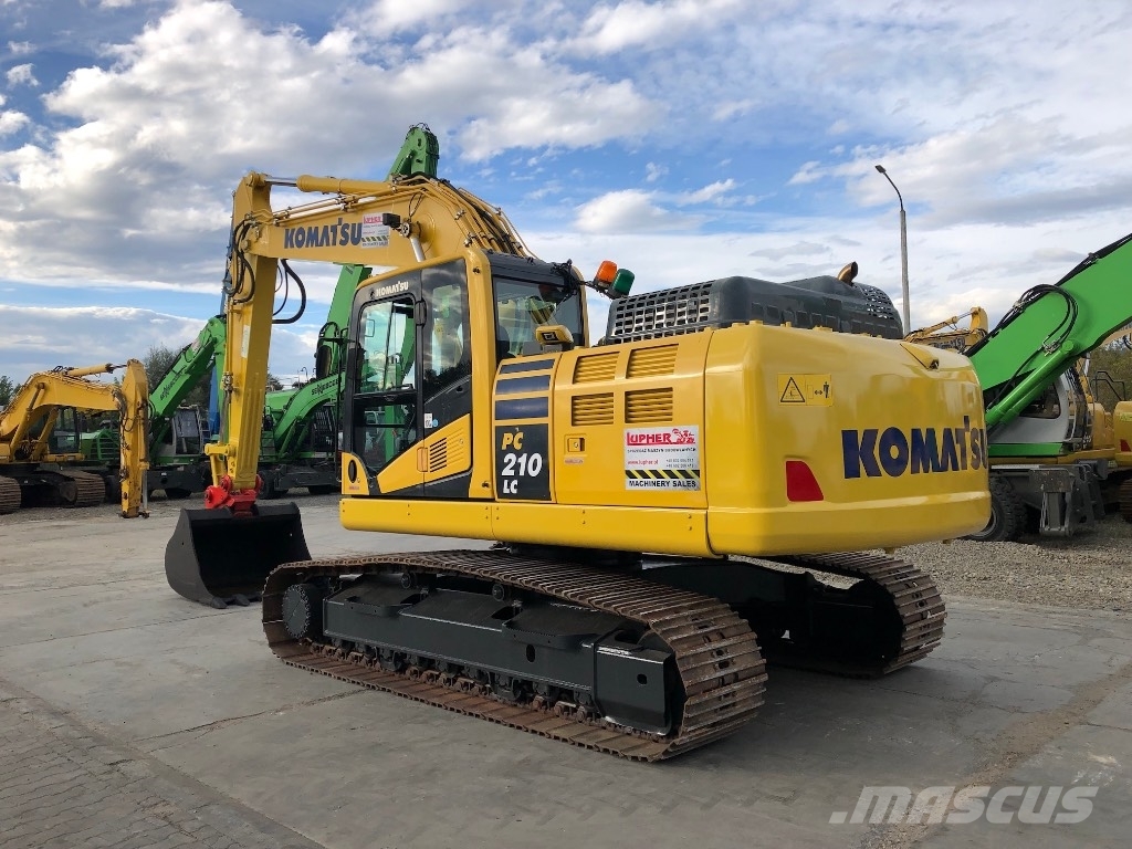 Komatsu PC210LC-11 حفارات زحافة