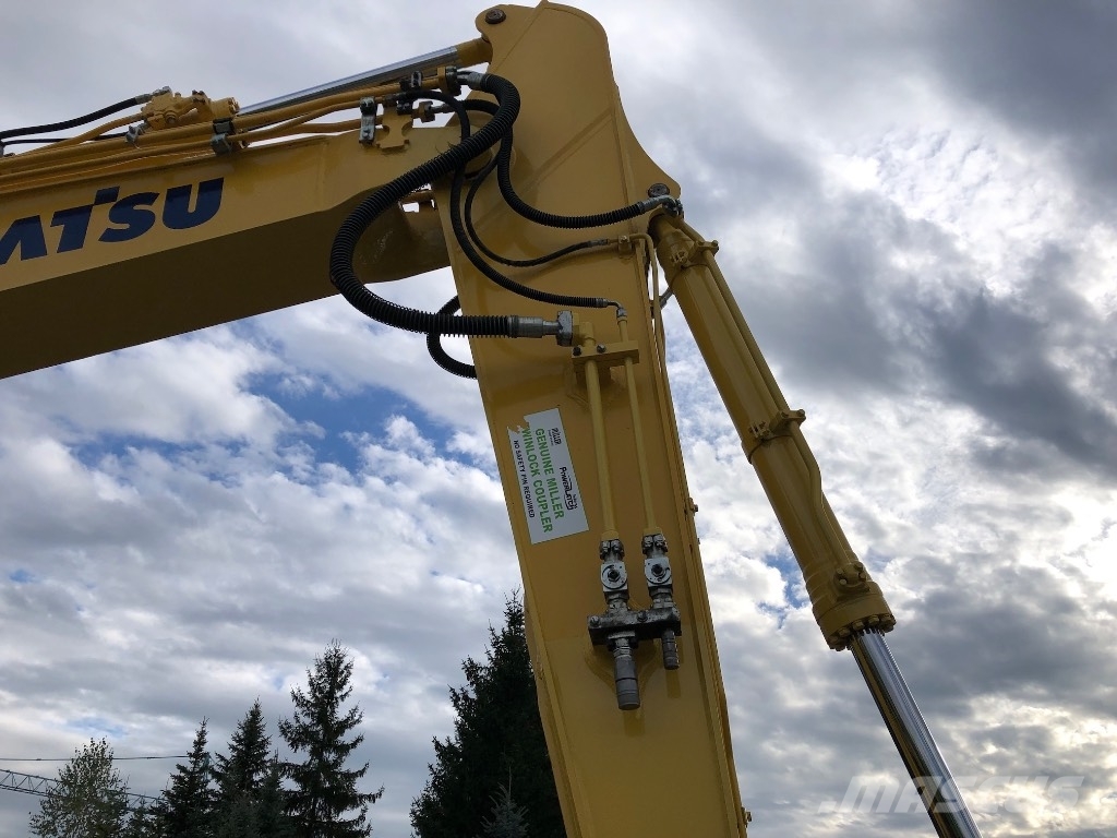 Komatsu PC210LC-11 حفارات زحافة