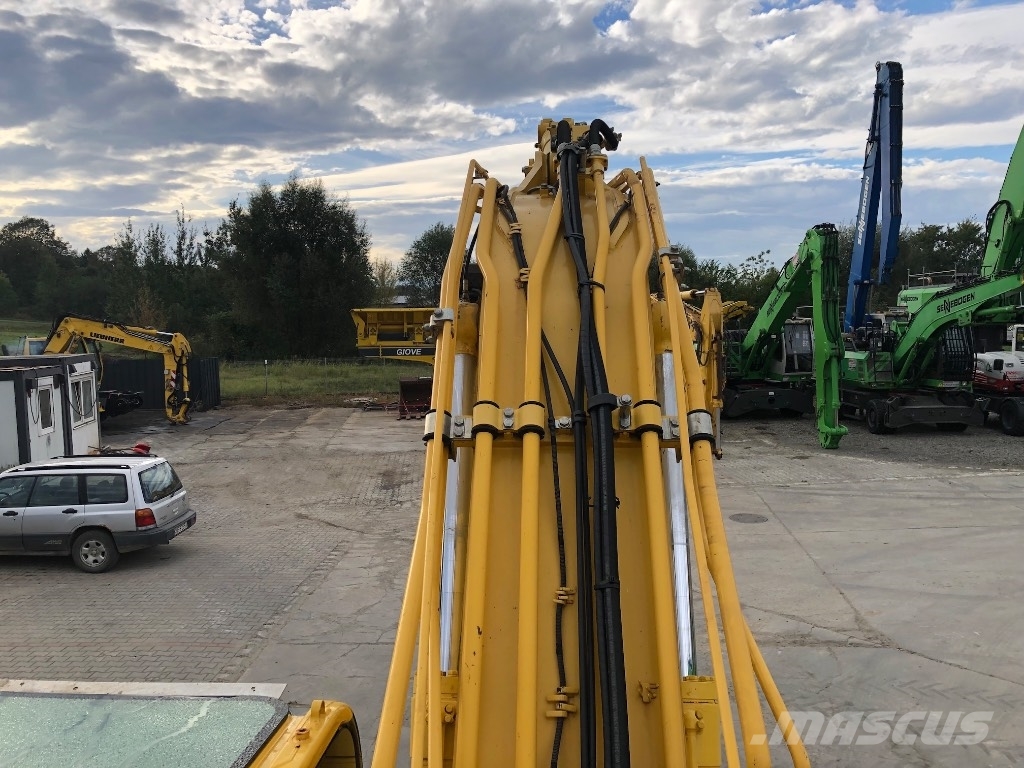 Komatsu PC210LC-11 حفارات زحافة