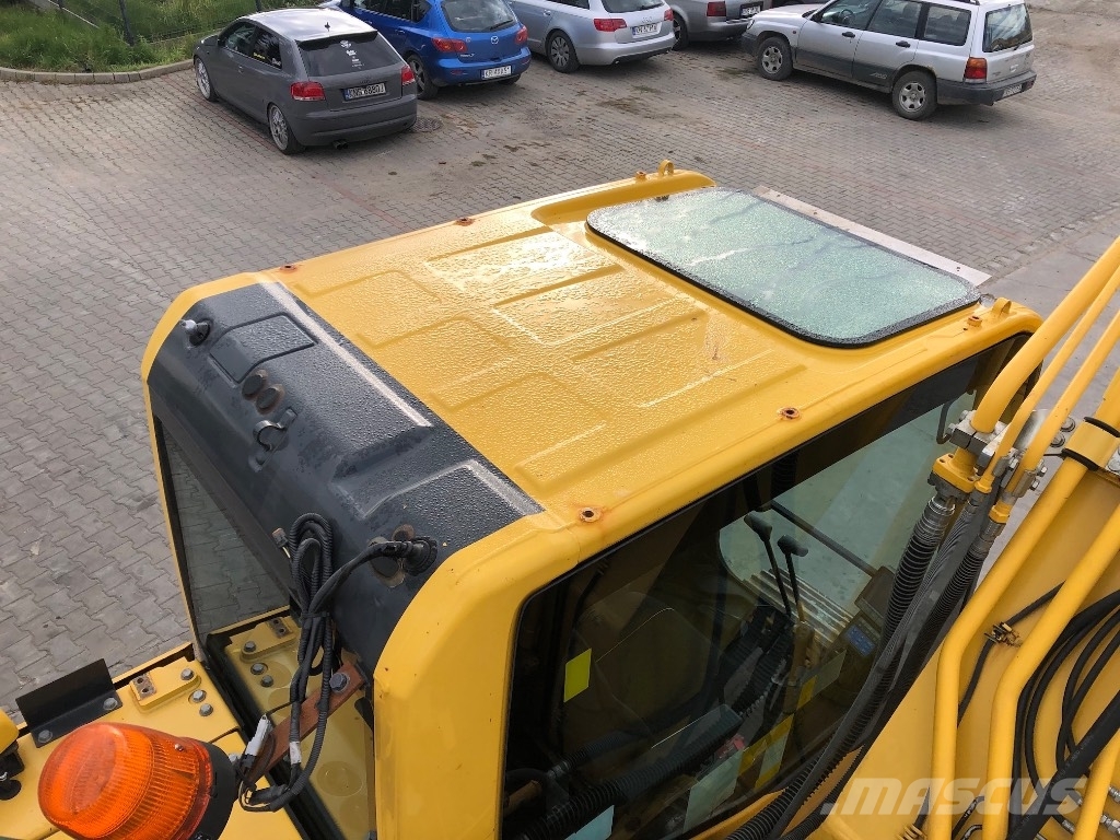 Komatsu PC210LC-11 حفارات زحافة