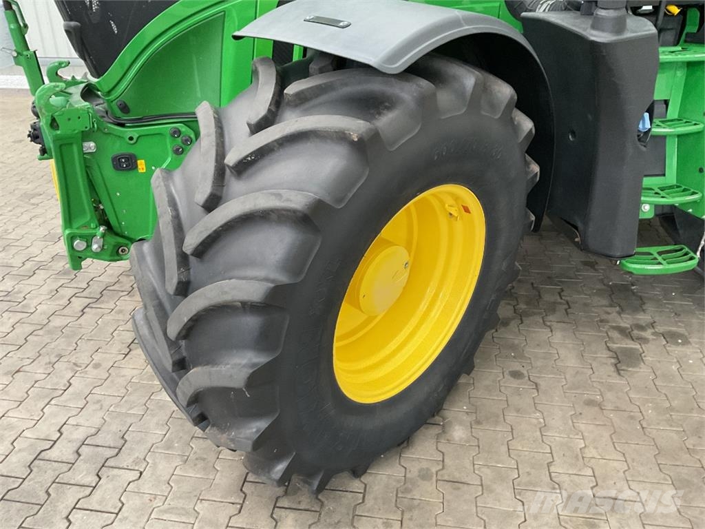 John Deere 6R 250 曳引機