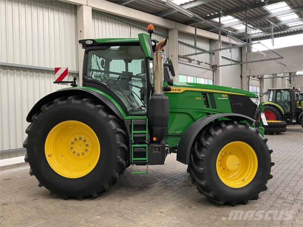 John Deere 6R 250 曳引機
