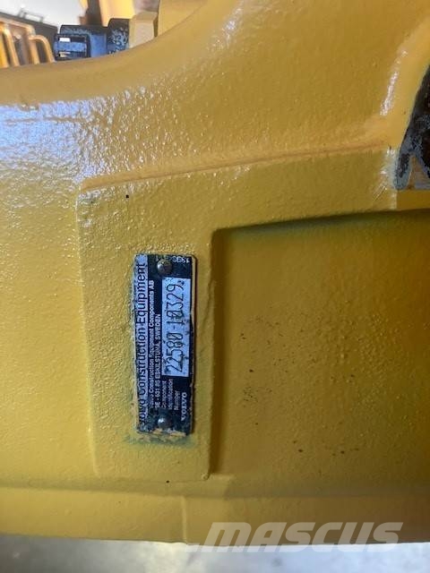 Volvo L 220 F Transmissie