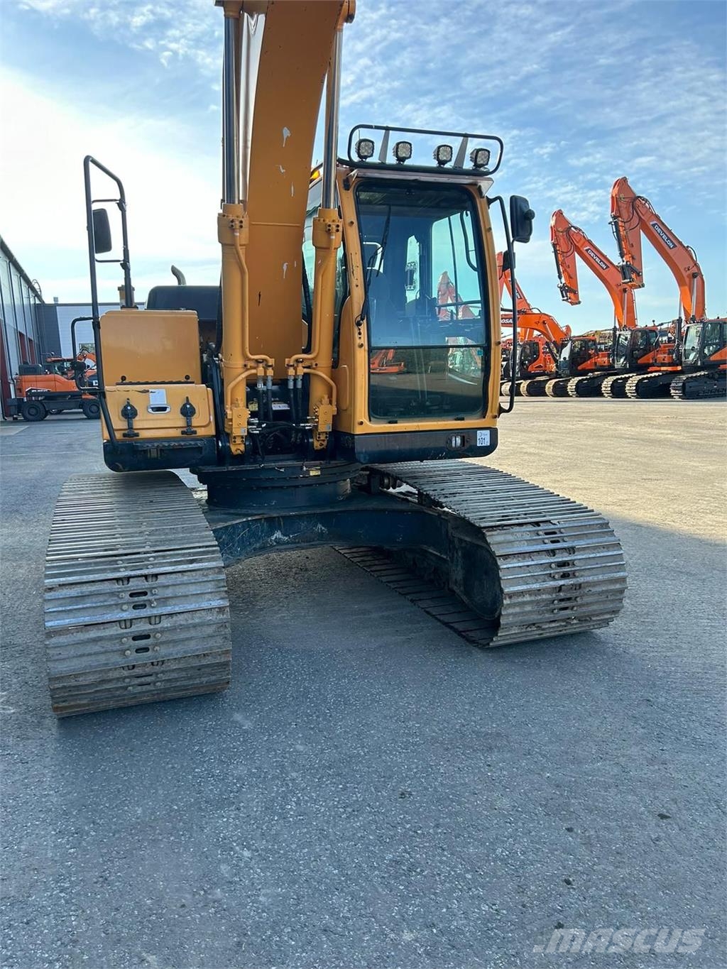 Hyundai R180LC-9A Excavadoras sobre orugas