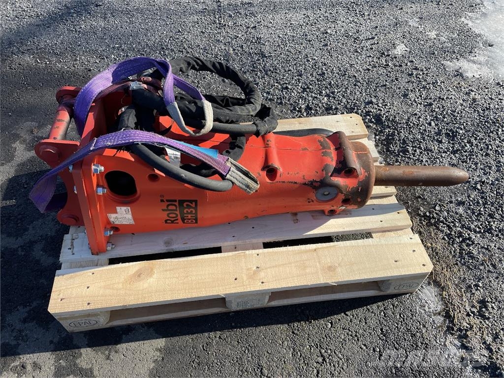 Robi BH32C Marteau hydraulique