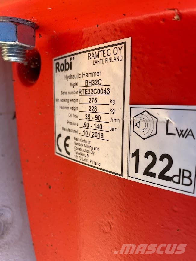 Robi BH32C Marteau hydraulique