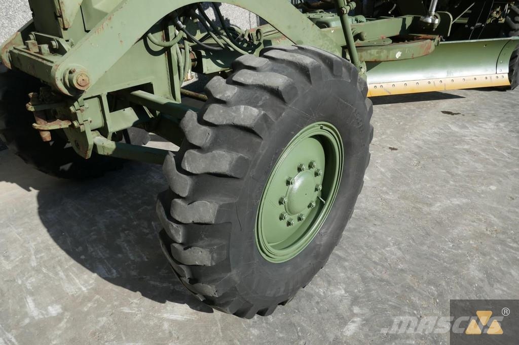 CAT 130G Ex-army Greiderid