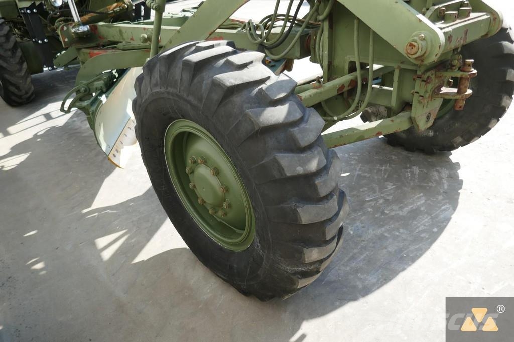 CAT 130G Ex-army Greiderid