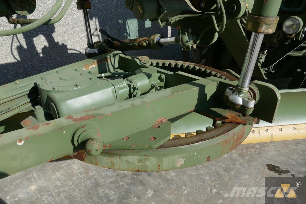 CAT 130G Ex-army Greiderid