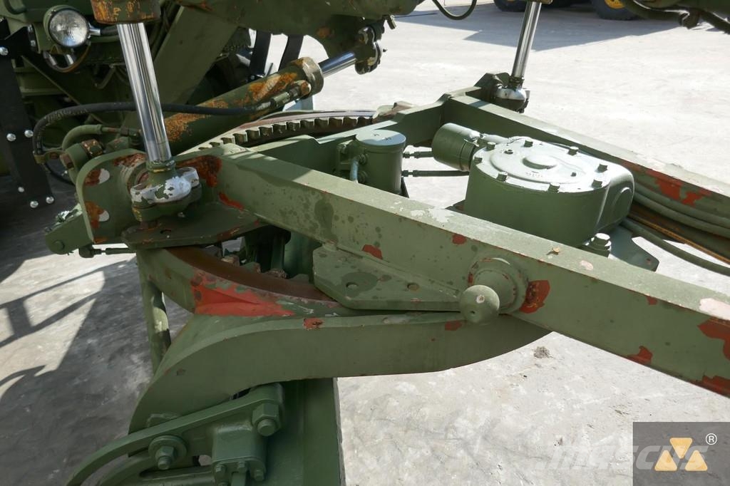 CAT 130G Ex-army Greiderid