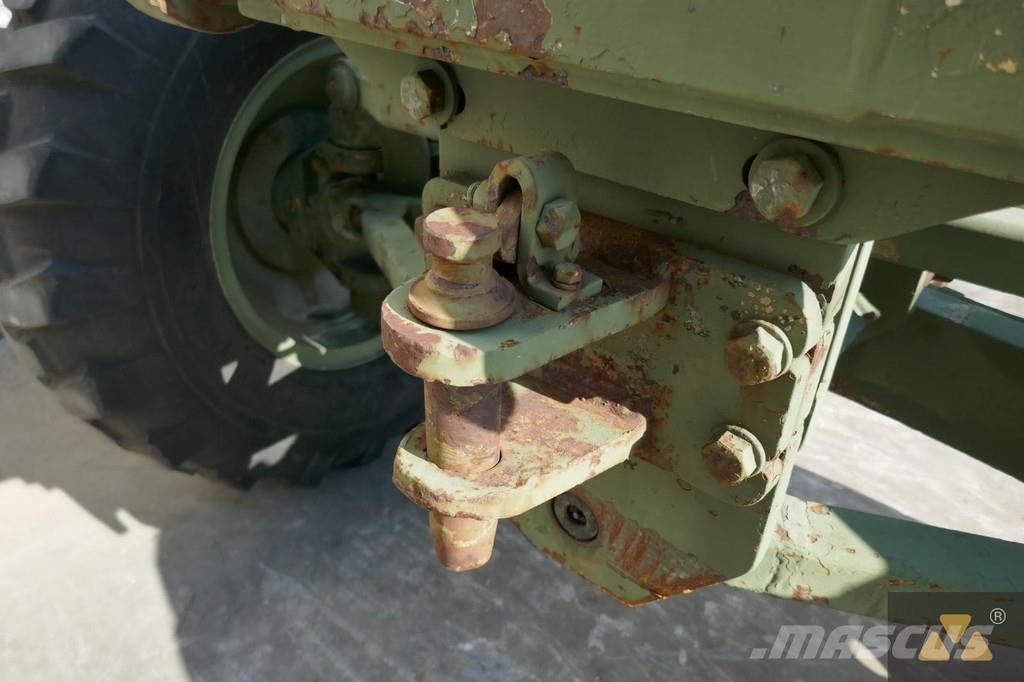 CAT 130G Ex-army Greiderid