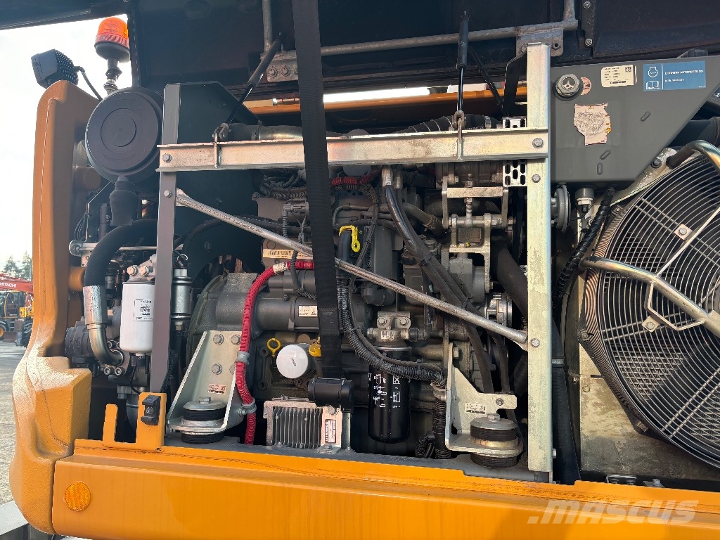 Liebherr 913 compact / Huippu Varusteet, Stage V Колёсные экскаваторы