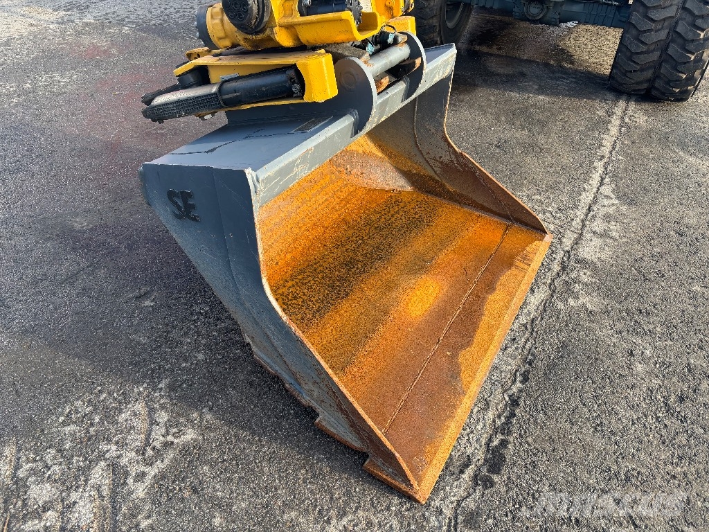 Liebherr 913 compact / Huippu Varusteet, Stage V Колёсные экскаваторы