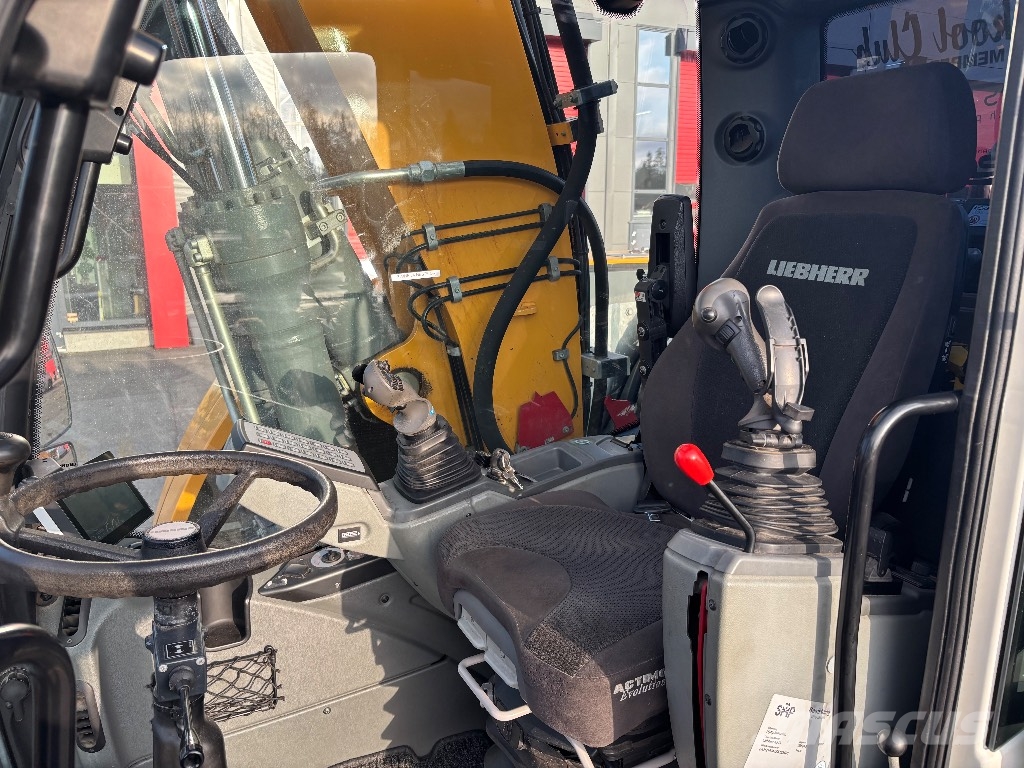 Liebherr 913 compact / Huippu Varusteet, Stage V Колёсные экскаваторы