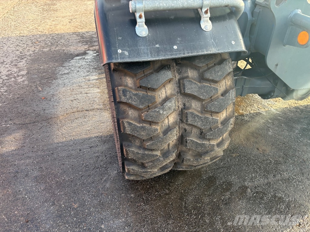 Liebherr 913 compact / Huippu Varusteet, Stage V Колёсные экскаваторы
