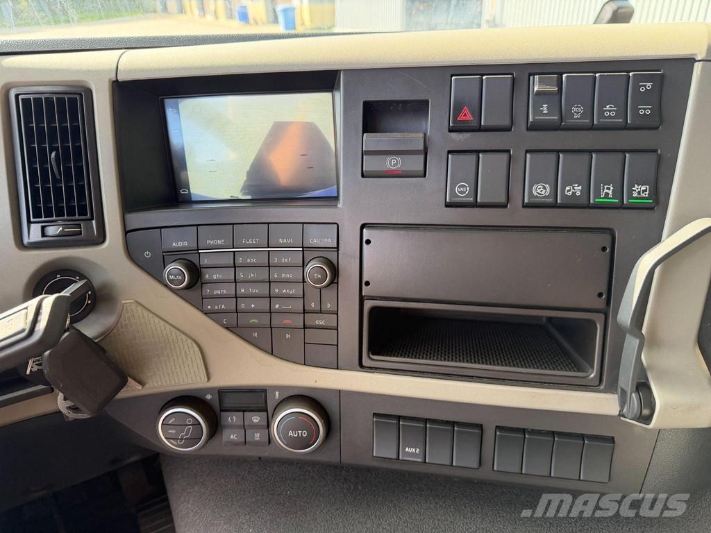 Volvo FM420 6X2*4 EURO6 + CARRIER SUPRA 850 شاحنات بدرجة حرارة قابلة للضبط