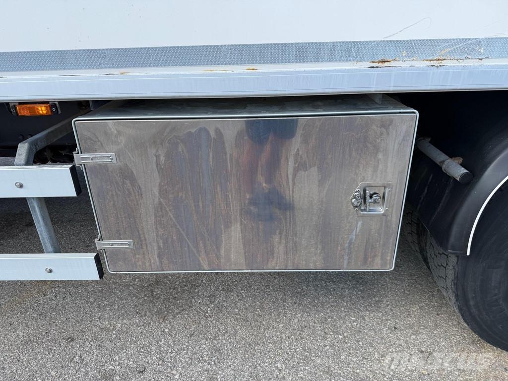 Volvo FM420 6X2*4 EURO6 + CARRIER SUPRA 850 شاحنات بدرجة حرارة قابلة للضبط