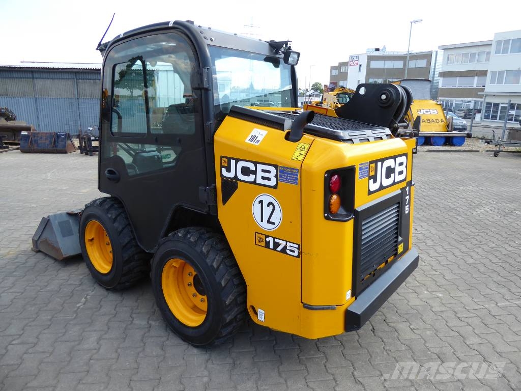 JCB 175 T4 لوادر انزلاقية التوجيه