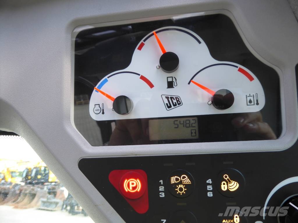 JCB 175 T4 لوادر انزلاقية التوجيه