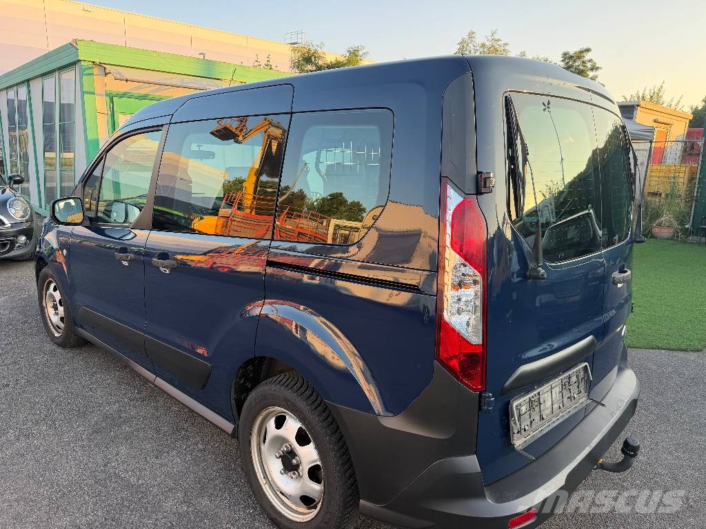 Ford Connect Auto's