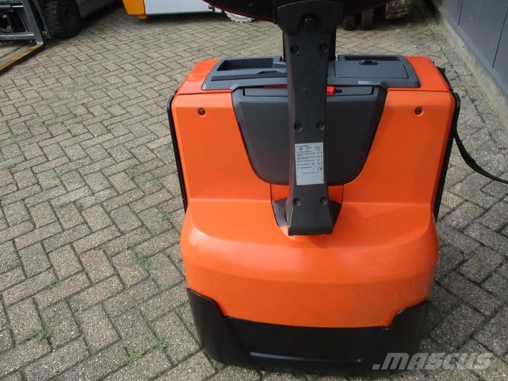 BT SWE 080L Alacsony emelőkocsi
