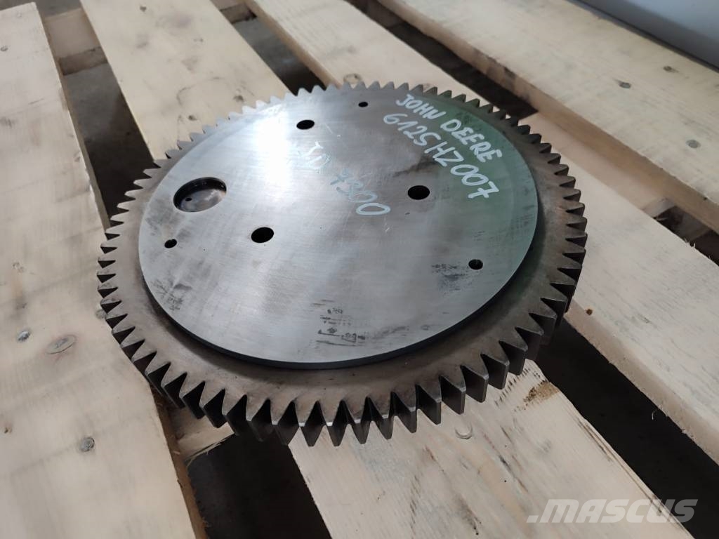 John Deere 6125HZ007  Bearing cup R119157 engine timing gear Mootorid