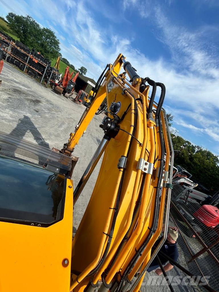 JCB 140X LC حفارات زحافة