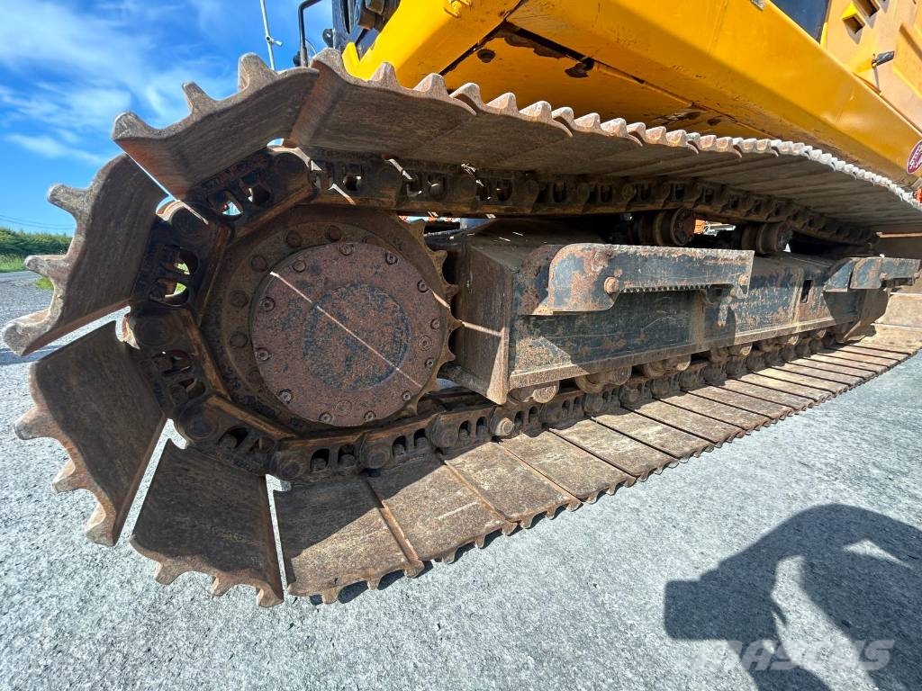 JCB 140X LC حفارات زحافة