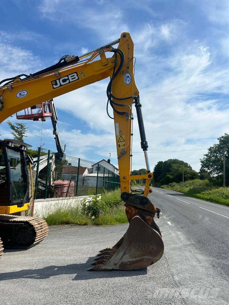 JCB 140X LC حفارات زحافة