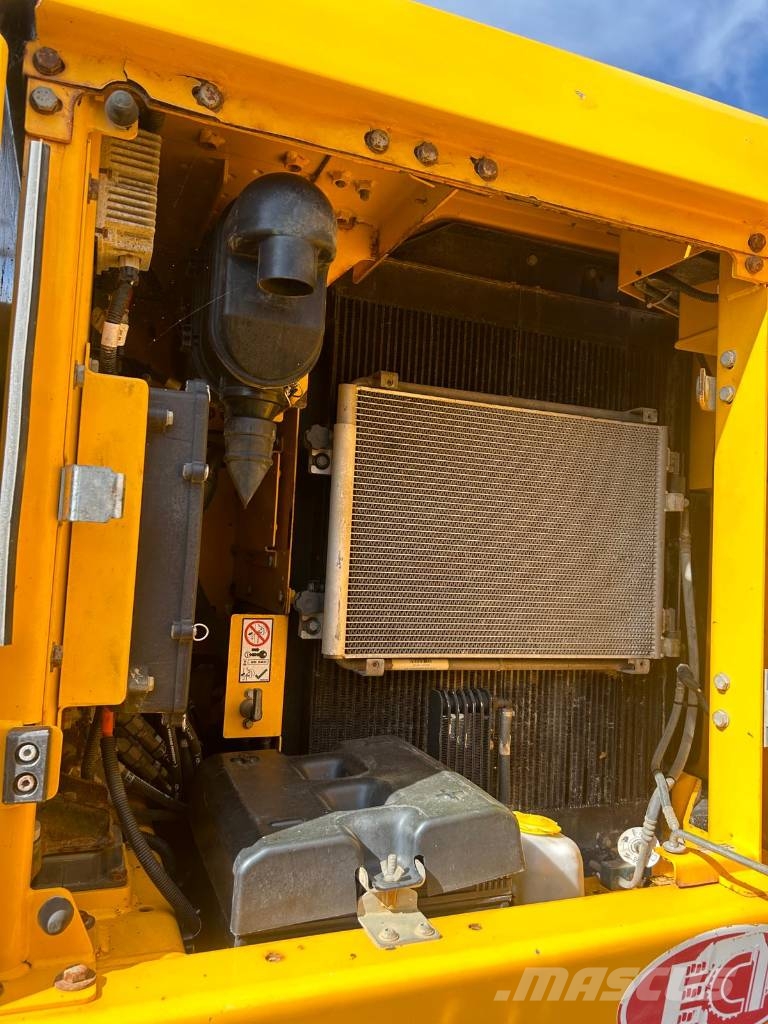 JCB 140X LC حفارات زحافة