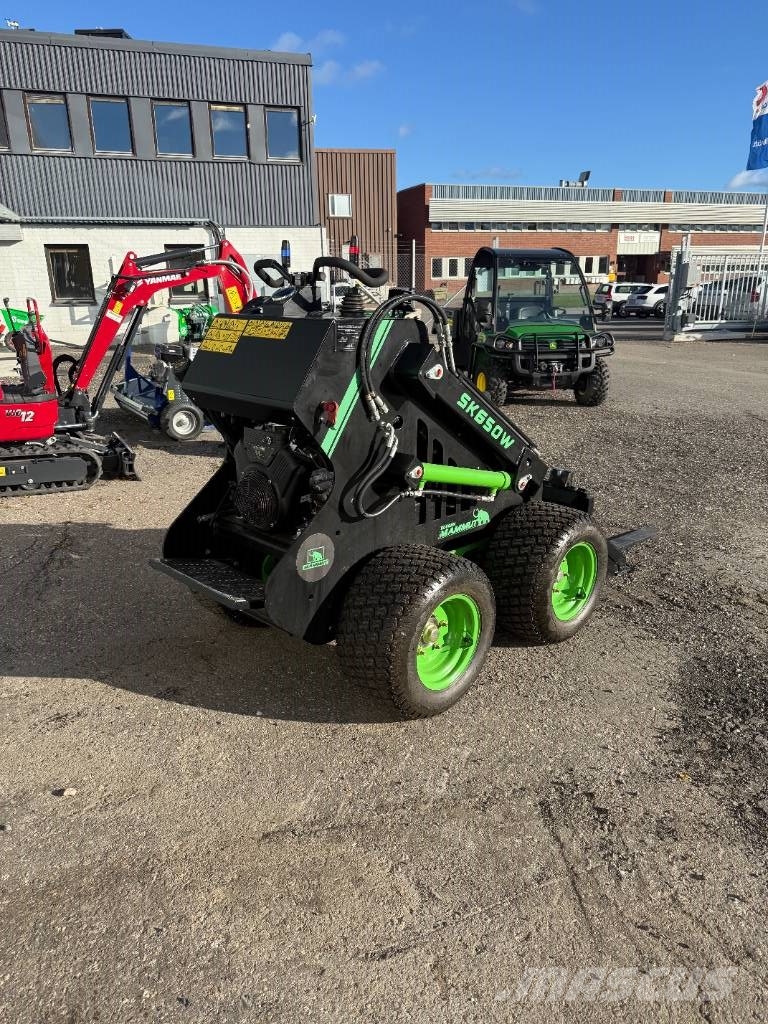 Minilastare Mammut SK650W lastmaskin Smykem řízené nakladače