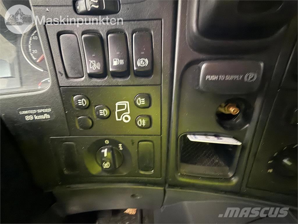 Scania P250LB4X2MLB 冷藏车