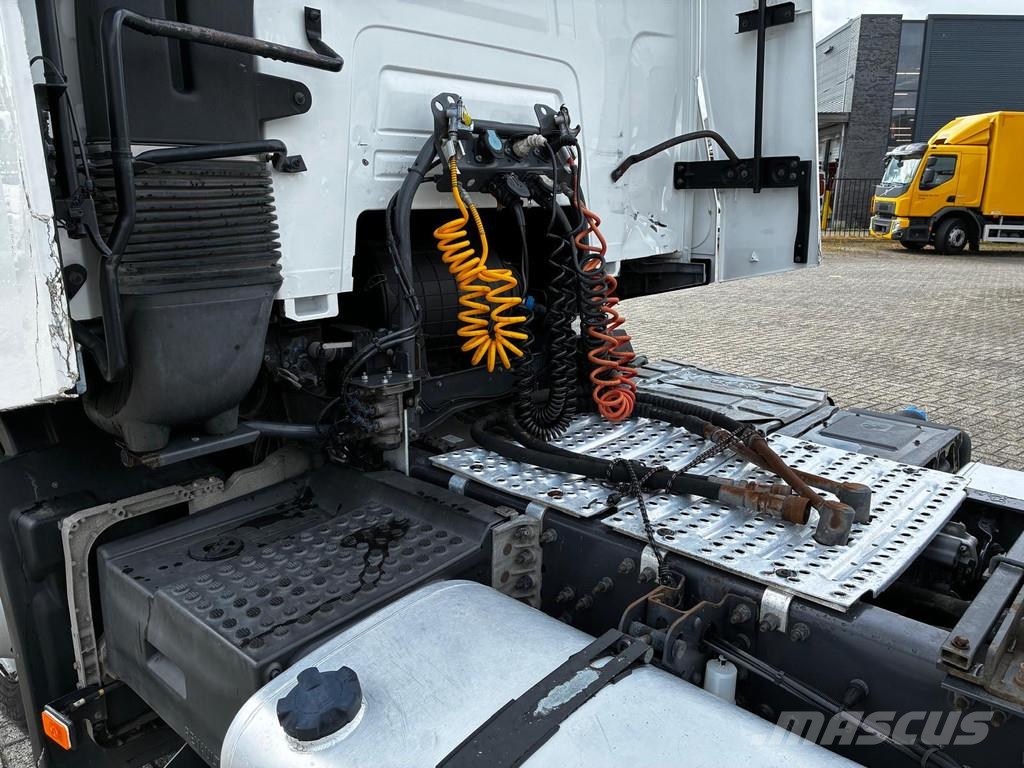 Renault T 460 Sleeprcab , T4x2 X-low, Hefschotel, Hydrauli وحدات الجر