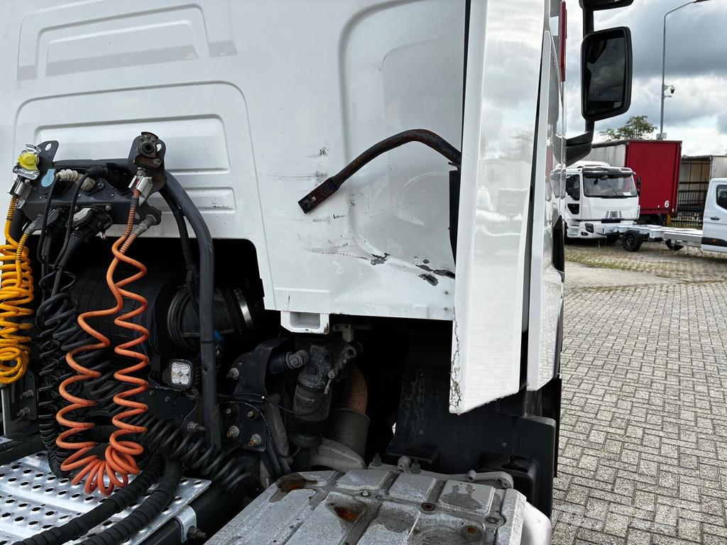 Renault T 460 Sleeprcab , T4x2 X-low, Hefschotel, Hydrauli وحدات الجر