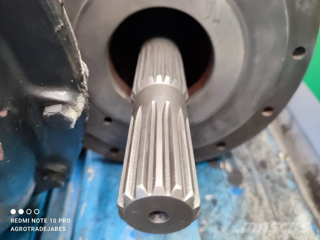 New Holland Rear hub reduction shaft 5140205 New Holland TD80 Transmissão
