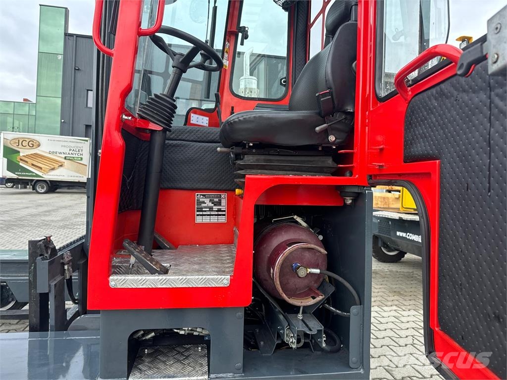 Combilift C4500  // 4500 KG //Triplex 9300 //Very good condi Чотириходові річ-траки