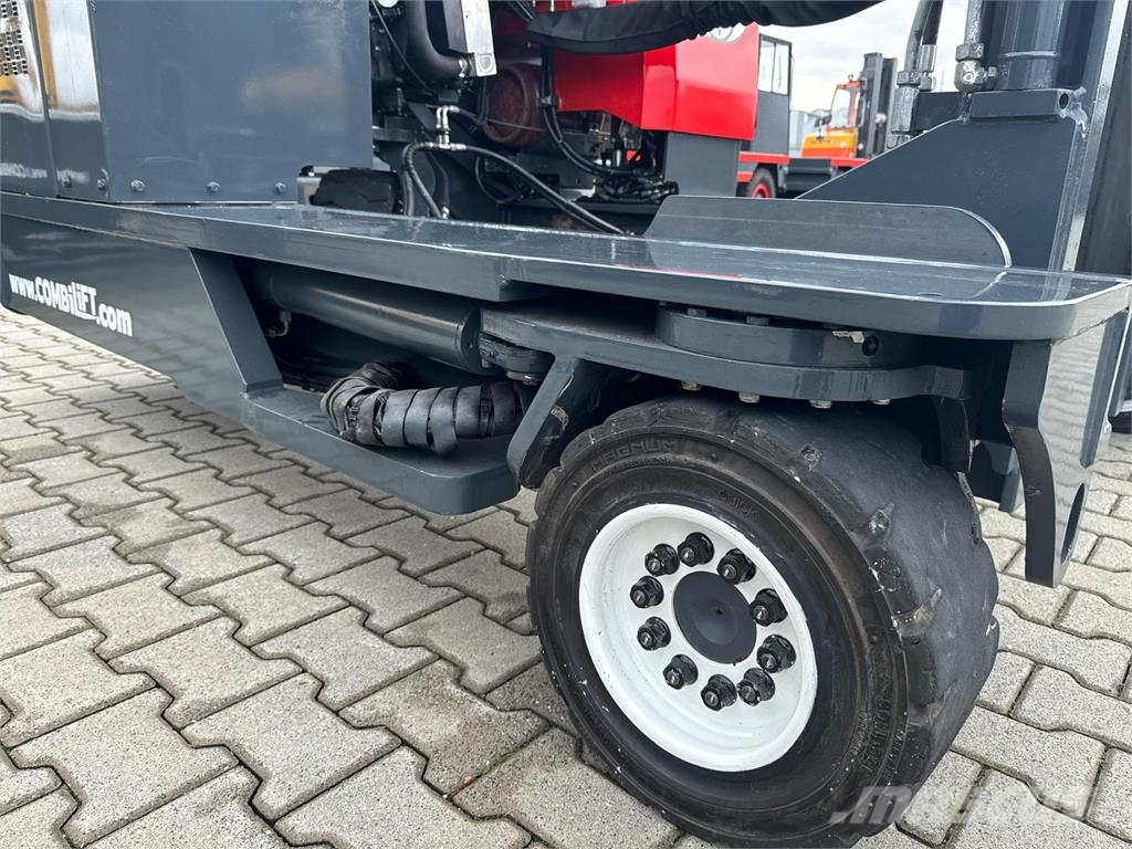 Combilift C4500  // 4500 KG //Triplex 9300 //Very good condi Чотириходові річ-траки