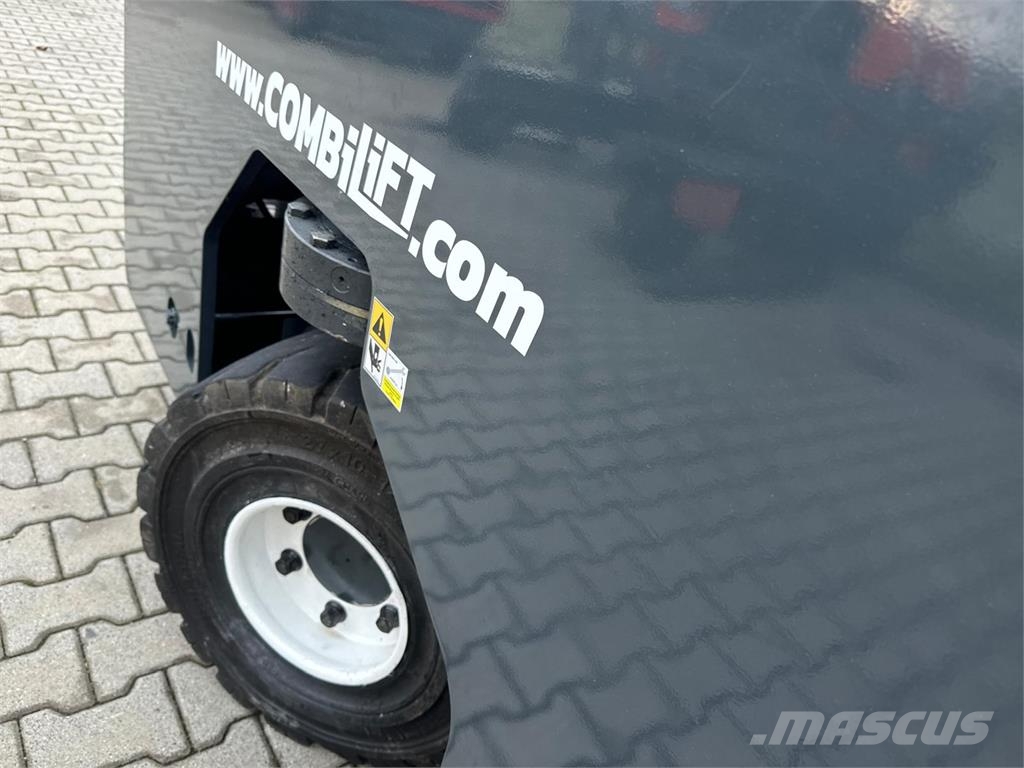 Combilift C4500 // 4500 KG //Triplex 9300 //Very good condi 4-way reach trucks