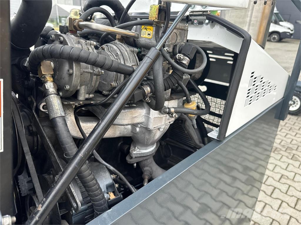 Combilift C4500  // 4500 KG //Triplex 9300 //Very good condi Чотириходові річ-траки