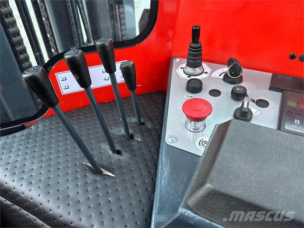 Combilift C4500 // 4500 KG //Triplex 9300 //Very good condi 4-way reach trucks