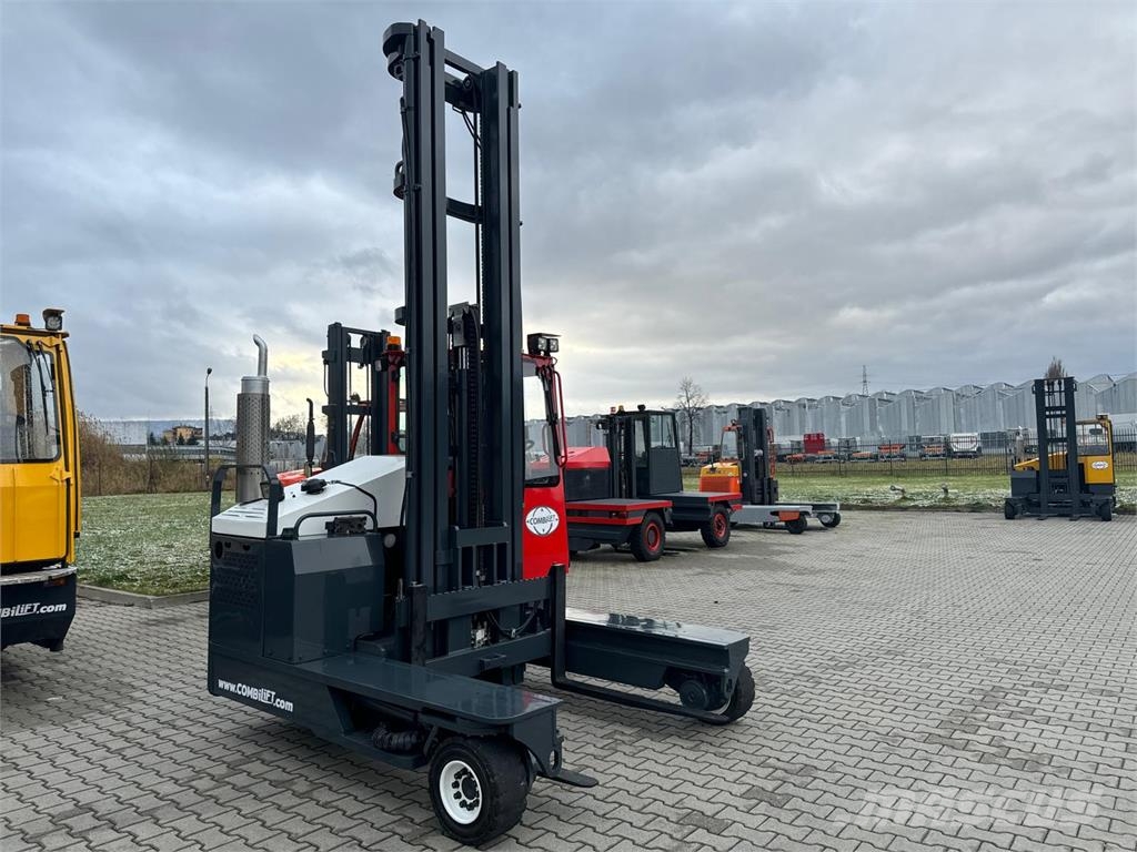 Combilift C4500  // 4500 KG //Triplex 9300 //Very good condi Чотириходові річ-траки